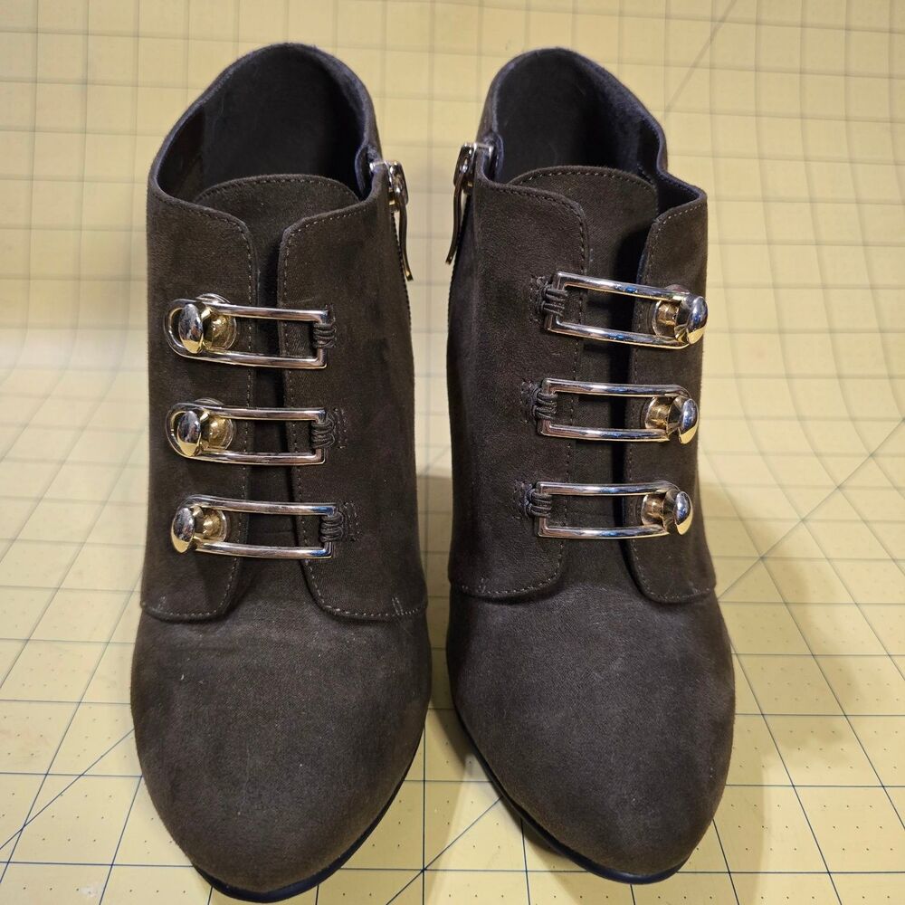 Limelight Vittoria Women's US 8 Olive Green Faux Suede Ankle Boots Booties Heels